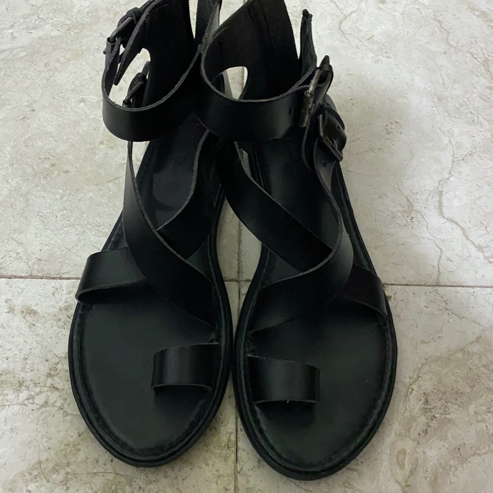 Universal Thread Sandals with Criss Cross Straps